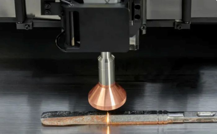 Limpeza e remoção de ferrugem xTool MetalFab