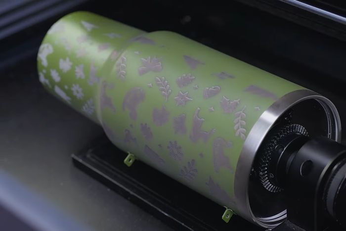 Como funciona a gravação a laser em copos térmicos
